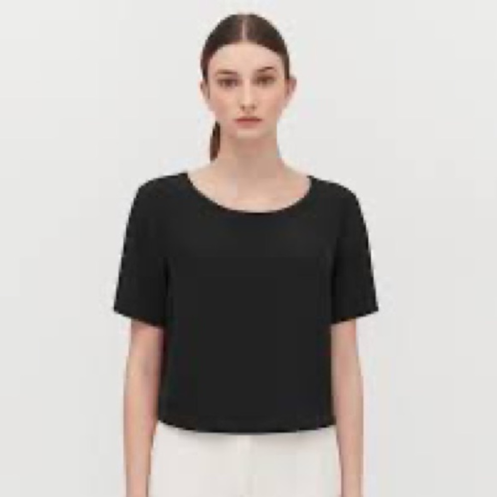 Silk Cropped Crewneck Tee in black